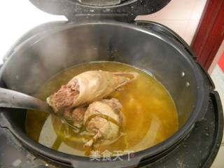 Flying Duck with Yam in Pot recipe