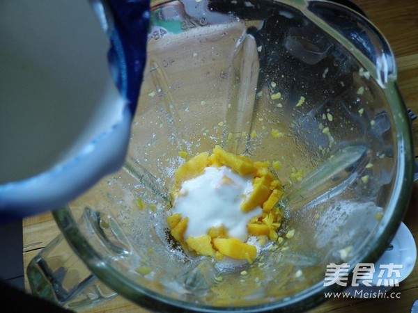 Mango Yogurt Ice Cream recipe