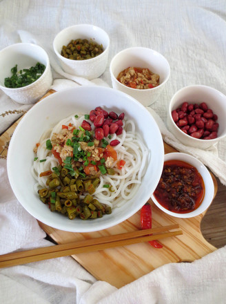 Guilin Rice Noodles with Tomato Sauce recipe