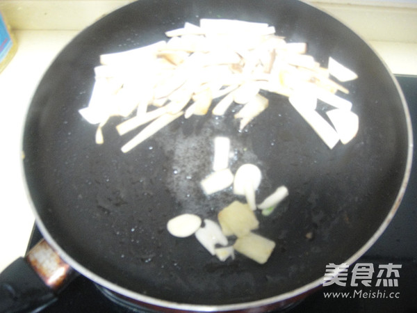 Stir-fried Pork Belly with Pleurotus Eryngii recipe