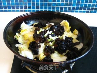 Stir-fried Cabbage with Fungus recipe