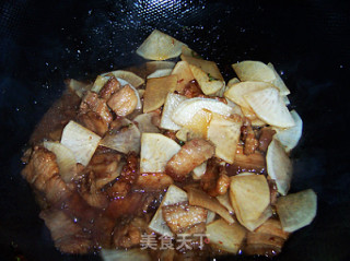 A Good Partner for Autumn Food Supplements---roasted Pork Belly with Radish recipe