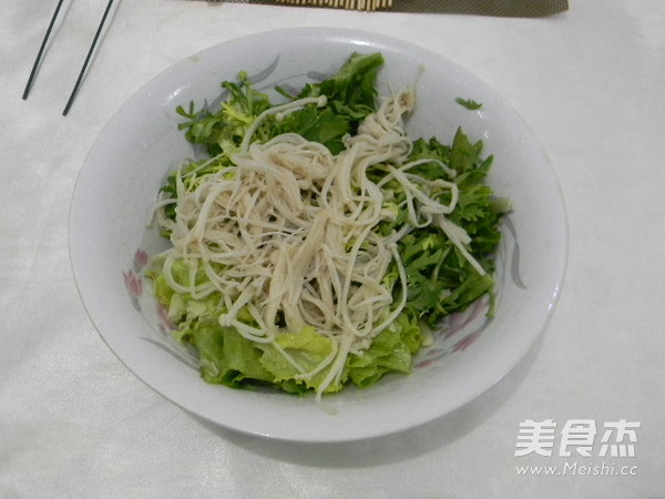 Enoki Mushroom Mixed with Mixed Vegetables recipe