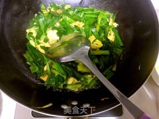 Fried Eggs with Garlic recipe