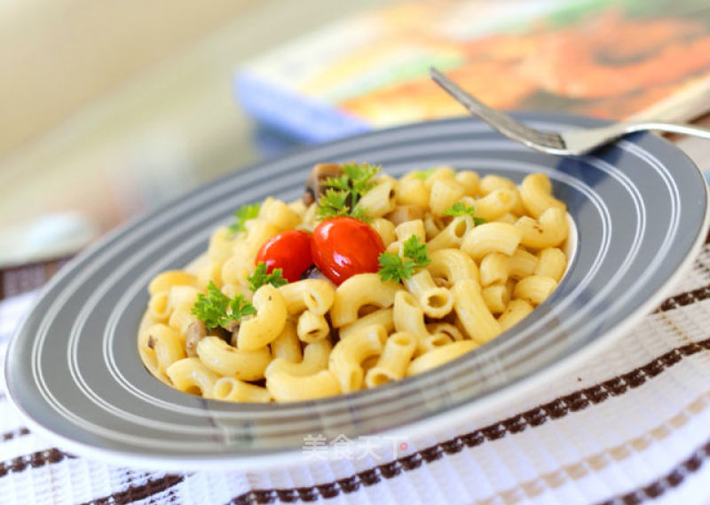 Macaroni with Mushrooms and Shallot recipe