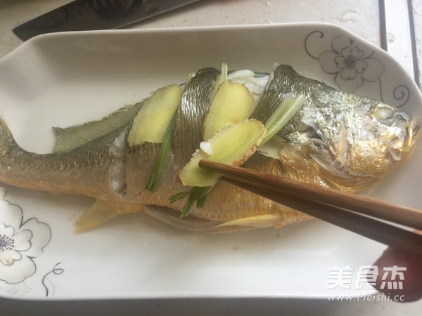 Steamed Yellow Croaker recipe