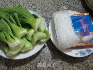 Boiled Vermicelli with Vegetables and Light Shell Balls recipe