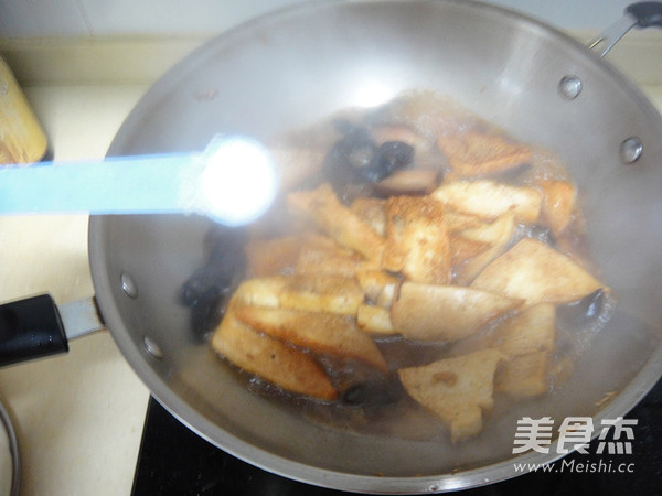 Frozen Tofu and Soy Sauce Pork recipe
