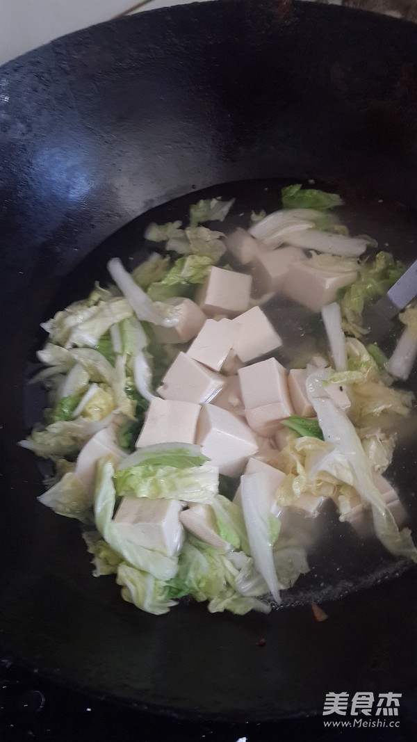 Stewed Tofu with Cabbage in Broth recipe