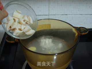 Hericium and Lotus Root Bone Soup recipe