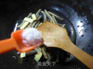 Razor Clams in Salt Water recipe