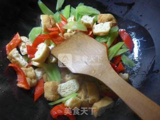 Fried Tofu with Red Pepper Oil and Lettuce recipe