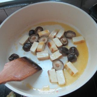 Mushroom Boiled Meatballs recipe