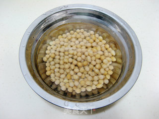 Soy Milk with Soybeans, Peanuts, Wheat Kernels recipe