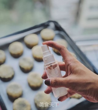 Cantonese-style Moon Cakes recipe