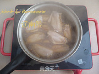 Grilled Chicken Wings with Garlic recipe