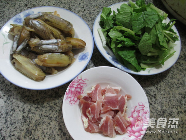 Bacon and Chinese Cabbage Clam Soup recipe