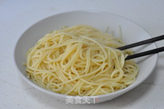 Stir-fried Pasta with Garlic recipe