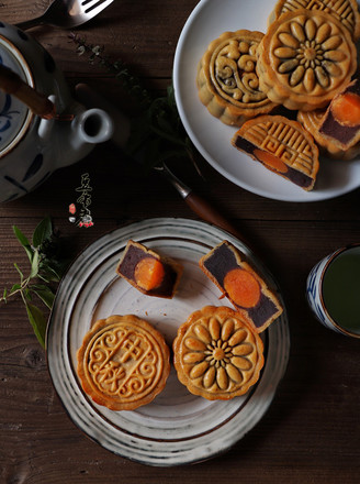 Cantonese-style Brown Sugar Jujube Paste and Bean Paste Mooncakes recipe