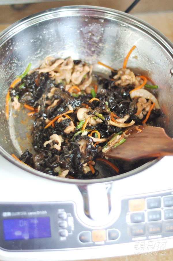 Stir-fried Pork with Fungus recipe