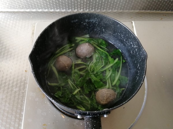 Beef Ball Soup with Small Green Vegetables recipe