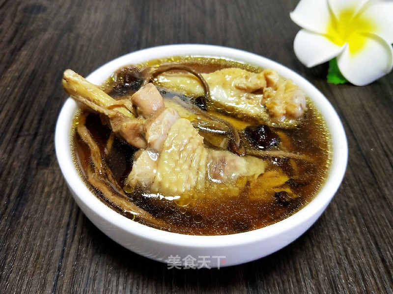 Stewed Chicken Soup with Tea Tree Mushroom recipe