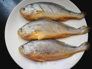 Pan Fried Small Yellow Croaker recipe