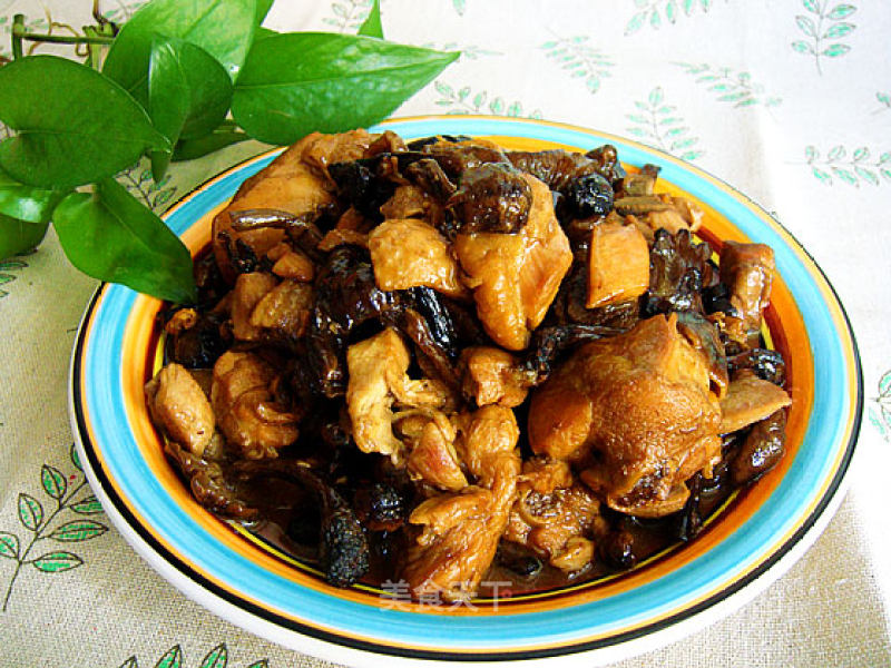 Stewed Chicken Drumsticks with Hazel Mushroom recipe