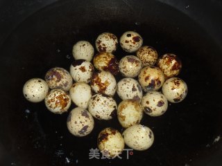 Quail Eggs in Tomato Sauce recipe