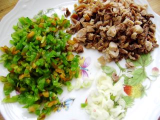 [jianjiang Noodles Made in A Pattern] Minced Pork and Green Peppers recipe