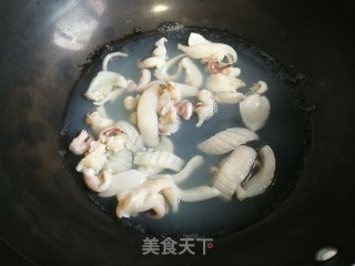 Fried Squid with Cucumber Flower recipe