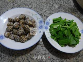 Stir-fried Snails with Chives recipe