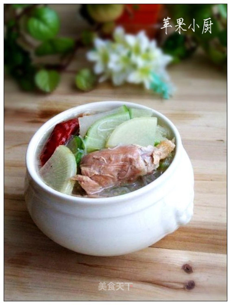 Roasted Duck Soup with Radish Vermicelli recipe