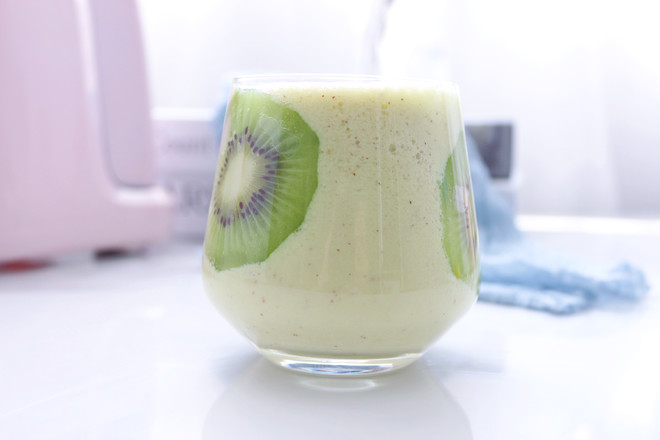 Kiwi Apple Beauty Fruit Drink recipe