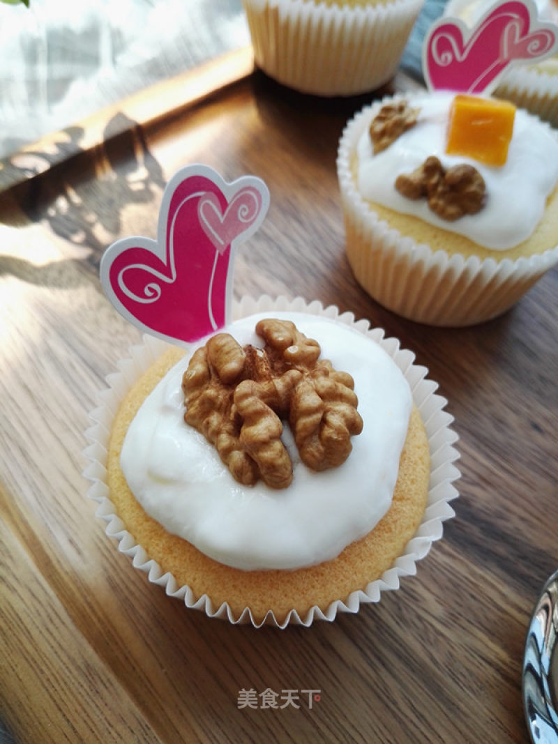 #四session Baking Contest and is Love to Eat Festival#mango Walnut Oil-free Cupcakes recipe