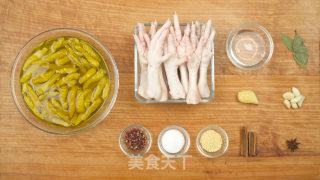 Home-cooked Chicken Feet with Pickled Peppers recipe