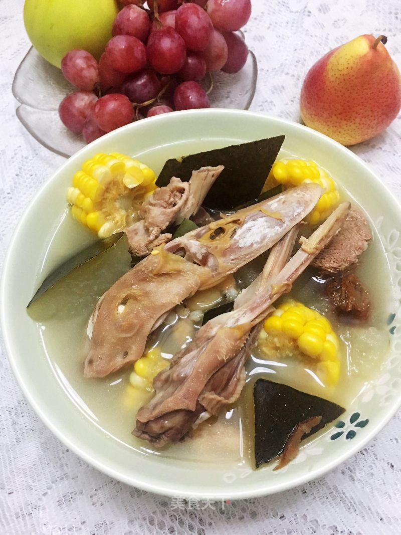 Winter Melon and Barley in Pot Muscovy Duck (relieving Heat and Moisture Soup) recipe