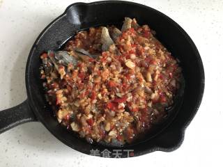 Grilled Ice Fish with Garlic and Chopped Pepper recipe