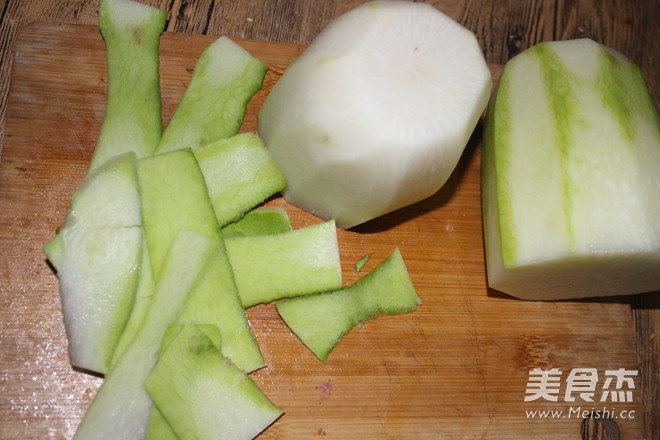 Beef Bone Soup with Roasted Radish recipe