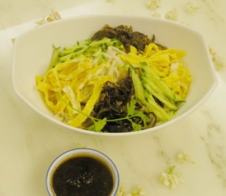 Noodles with Egg and Fungus