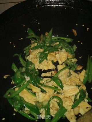 Scrambled Eggs with Green Peppers recipe