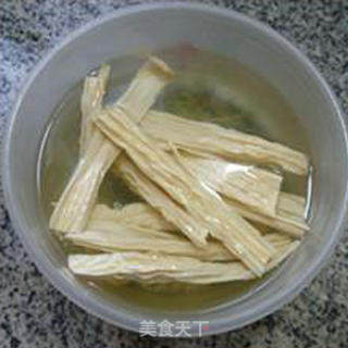 Stir-fried Yuba with Garlic Sausage recipe