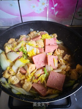 Cabbage Stew with Luncheon Meat and Bean Paste recipe