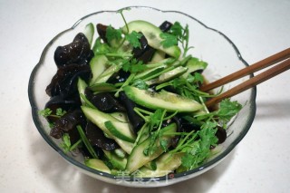 【beijing】chilled Fungus and Cucumber Slices recipe