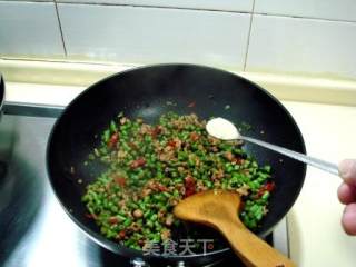 Family Side Dishes, A Jar of Seasonings to Make "tamarind and Pickled Peppers" recipe