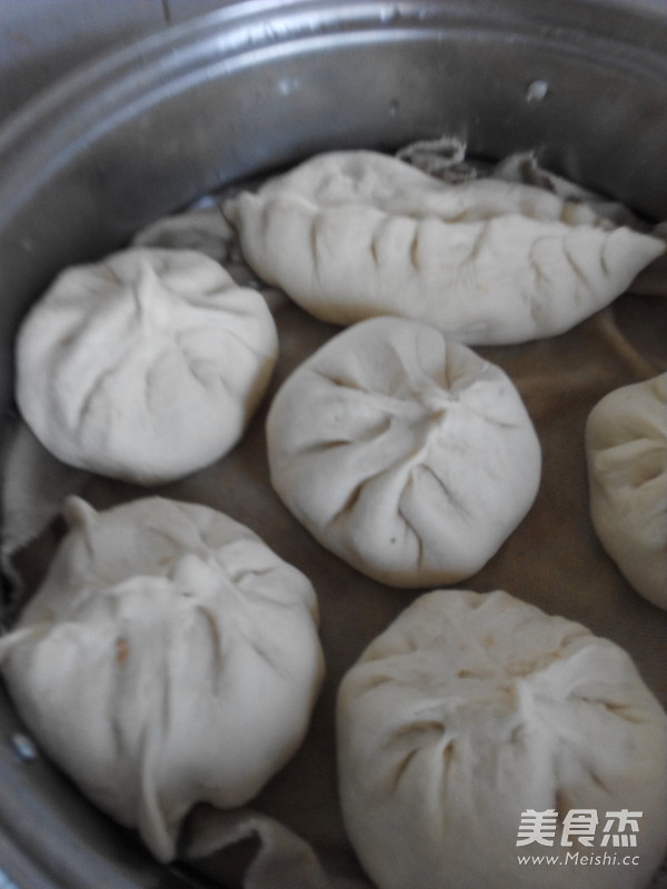 Steamed Dumplings with Beef and Radish recipe