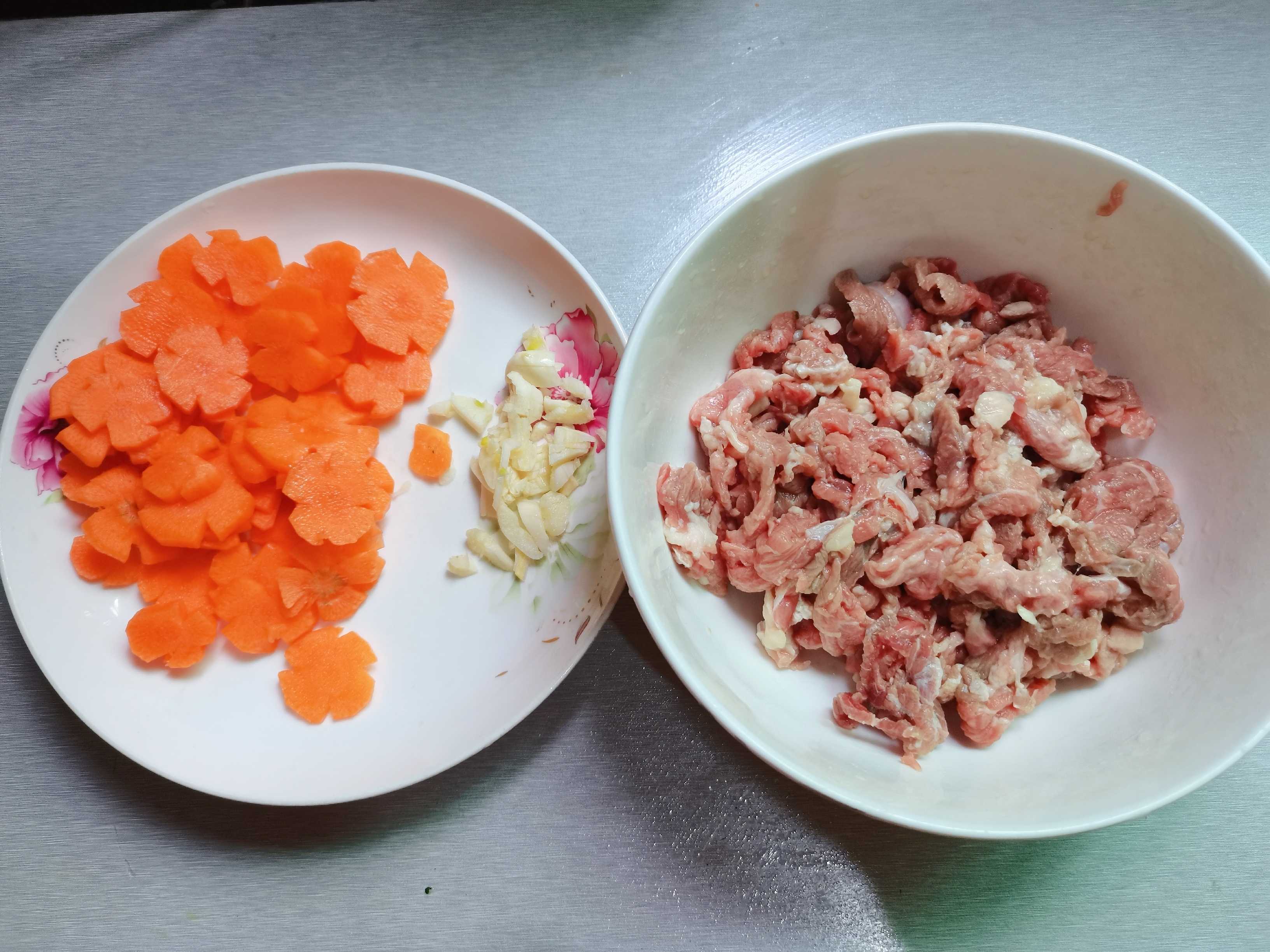 Stir-fried Beef with Carrots recipe