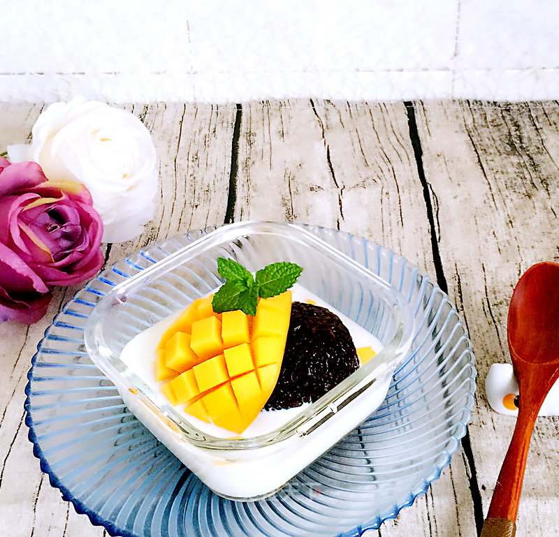 Mango White Snow Black Glutinous Rice Sweet and Sweet recipe