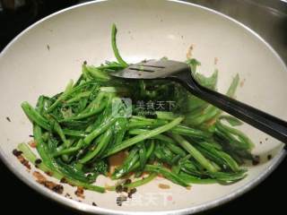 Lettuce with Soy Pepper Oil recipe