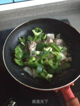 Stir-fried Owl with Green Peppers recipe